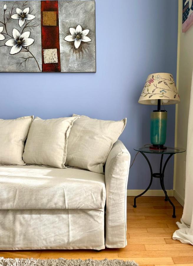 Luxury Four-Room Apartment In Monza Centro - 2 Min Walk To Train Station Exterior photo
